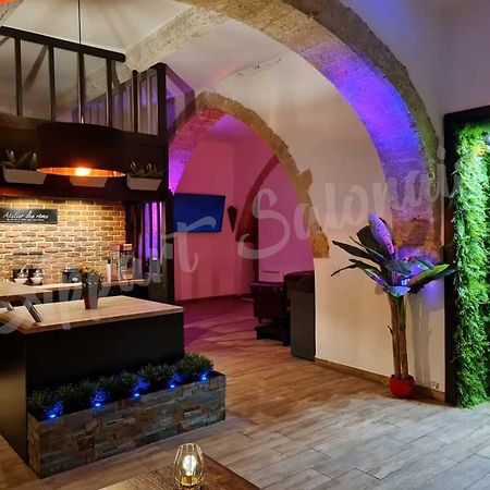 Appartement 70m2 avec jacuzzi privatif Salon-de-Provence Esterno foto