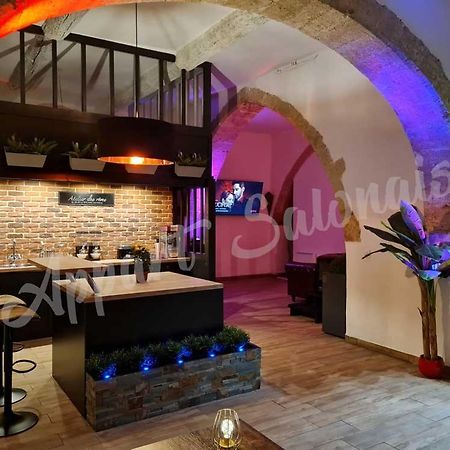 Appartement 70m2 avec jacuzzi privatif Salon-de-Provence Esterno foto