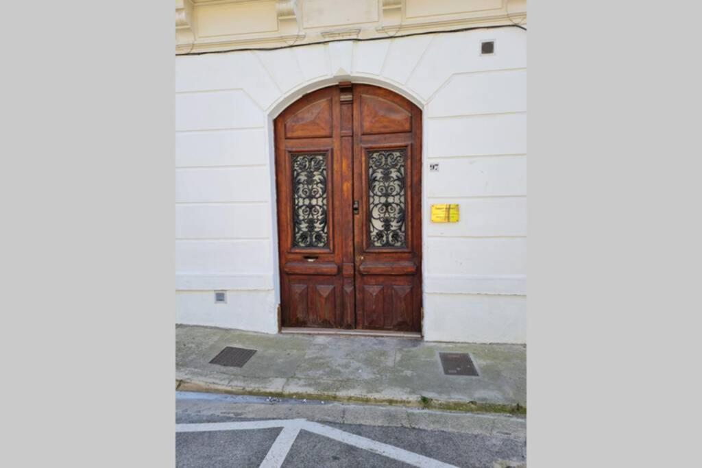 Appartement 70m2 avec jacuzzi privatif Salon-de-Provence Esterno foto